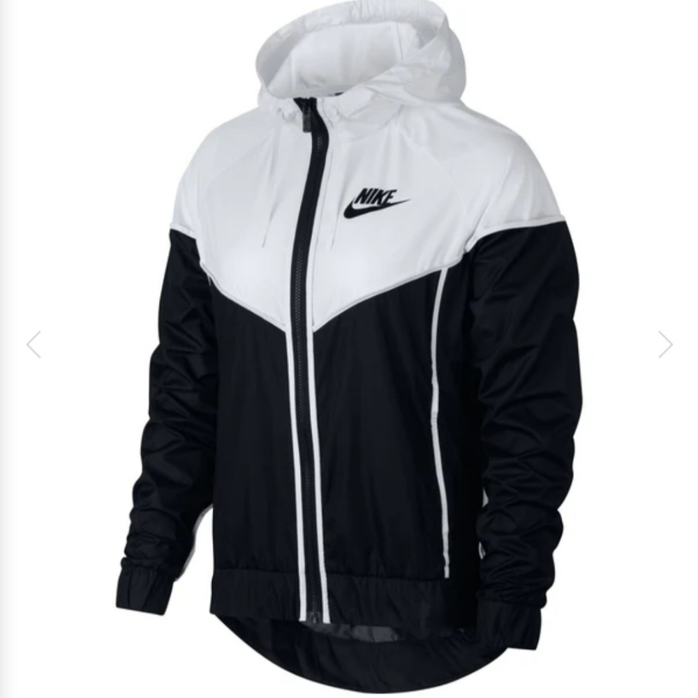 Nike Sportswear Windbreaker size Small white and black